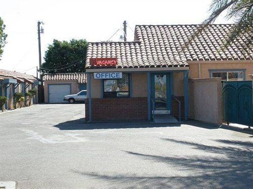 Hamlet Motel Newman Bagian luar foto
