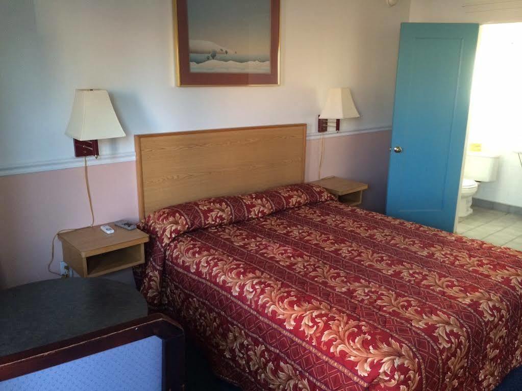 Hamlet Motel Newman Bagian luar foto