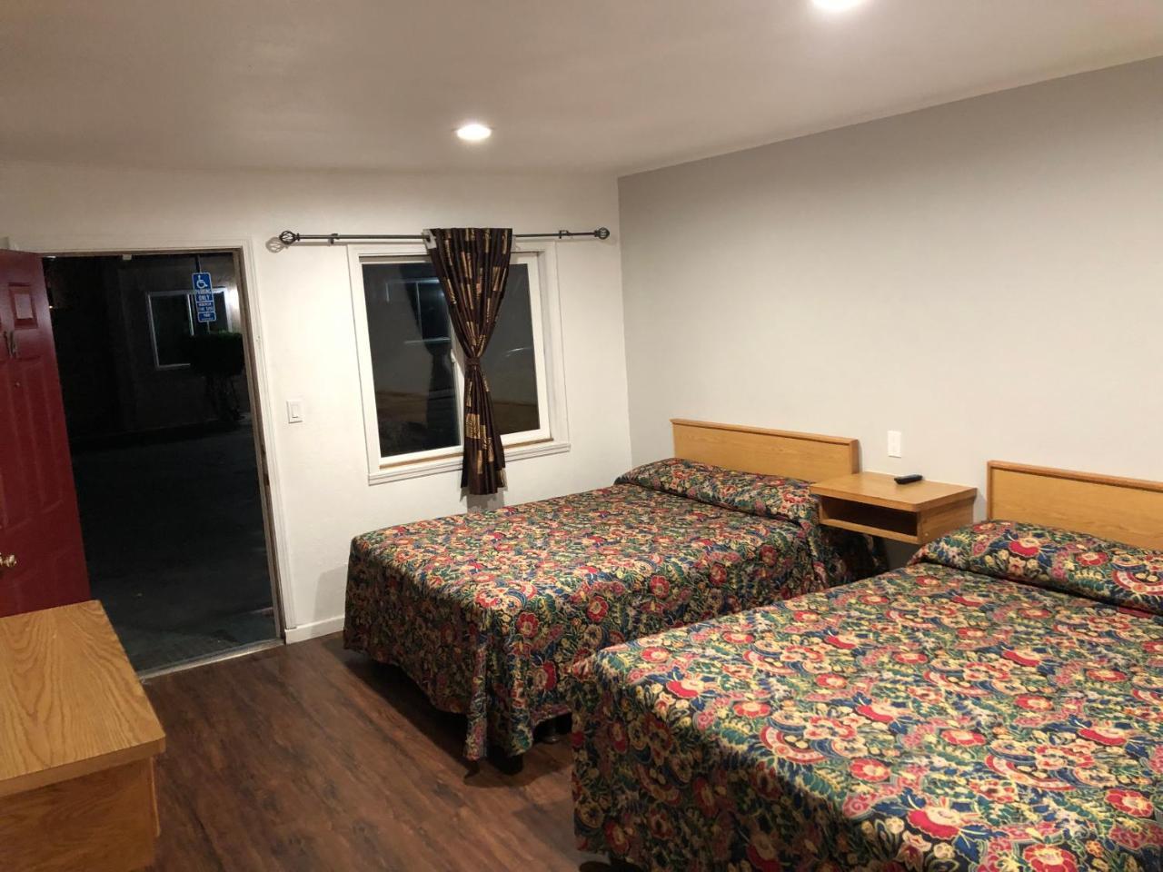 Hamlet Motel Newman Bagian luar foto