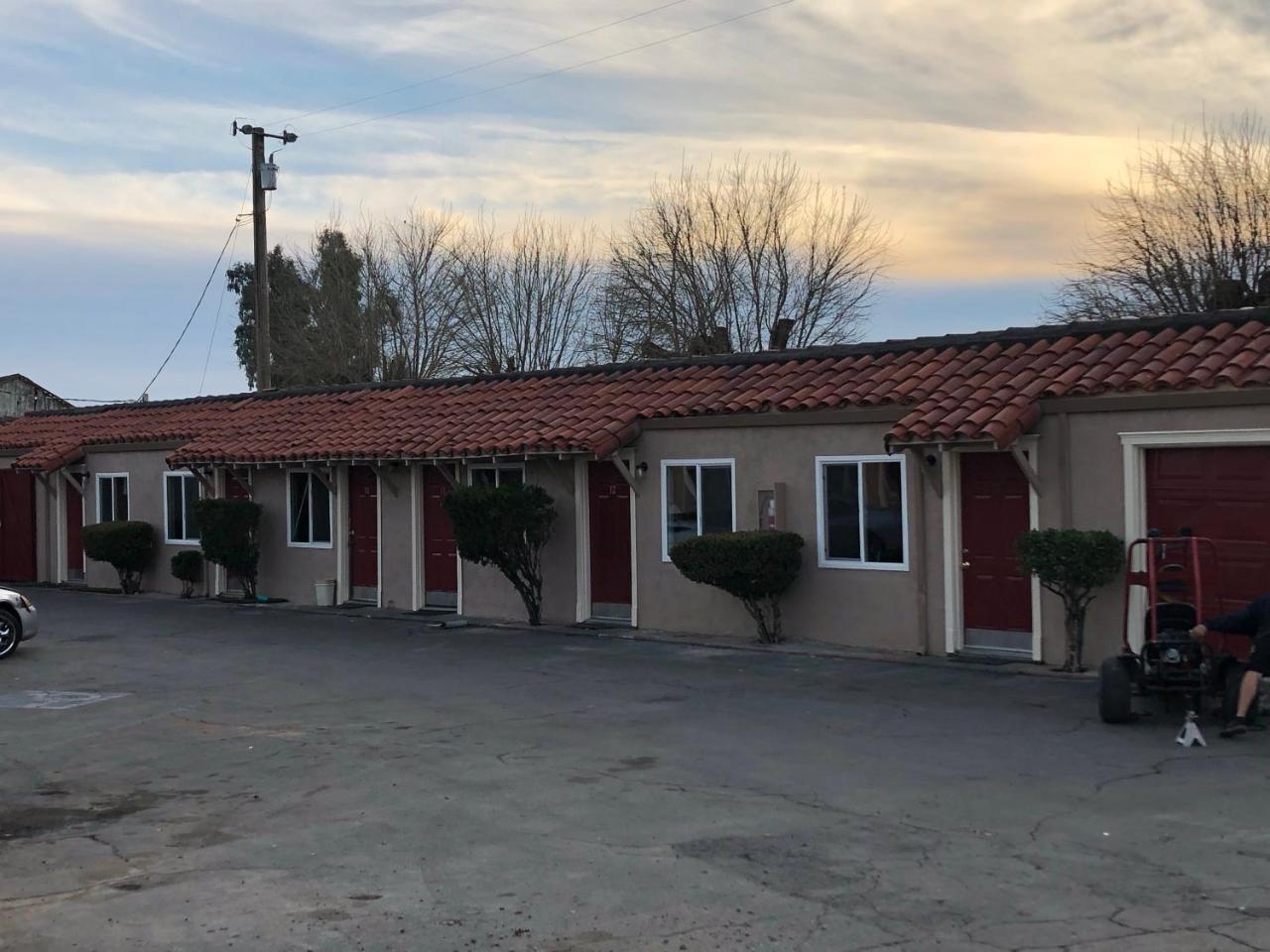 Hamlet Motel Newman Bagian luar foto